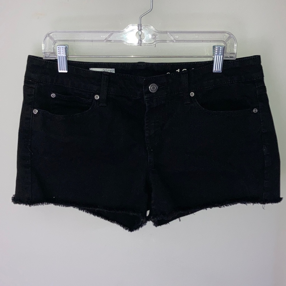 EUC Gap, sz 10, black cut-off Jean shorts.